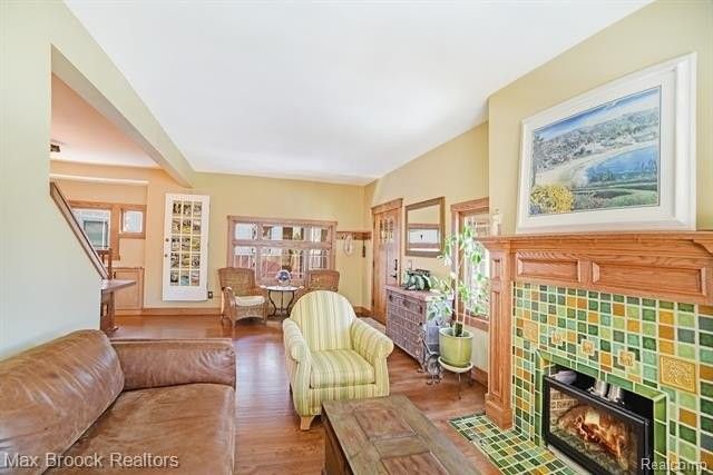 356 Ferndale Ave - Photo 5 of 26