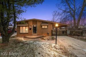 featured image of 4115 Edgeland Ave