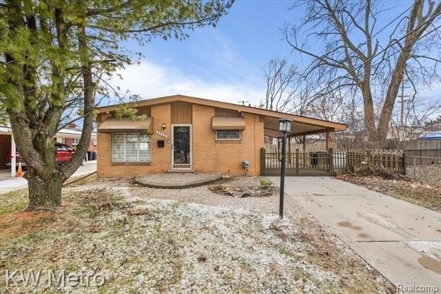 4115 Edgeland Ave - Photo 2 of 34