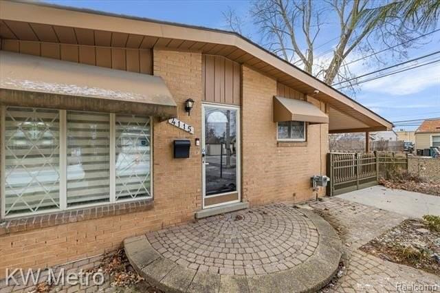 4115 Edgeland Ave - Photo 4 of 34
