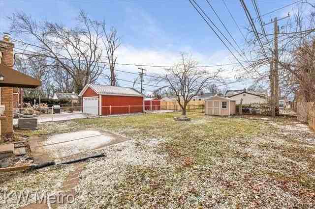 4115 Edgeland Ave - Photo 6 of 34