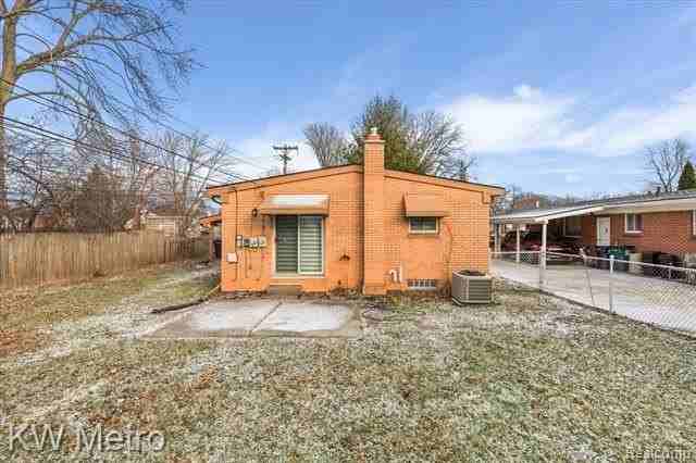 4115 Edgeland Ave - Photo 7 of 34