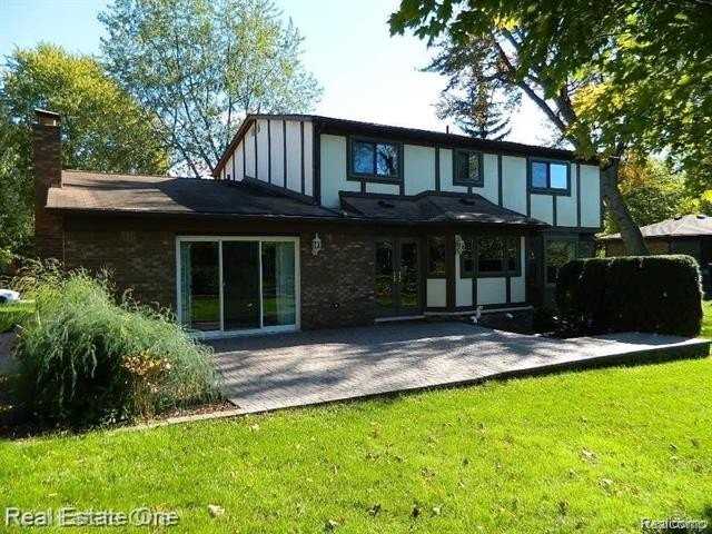 6927 Northpoint Dr - Photo 3 of 31