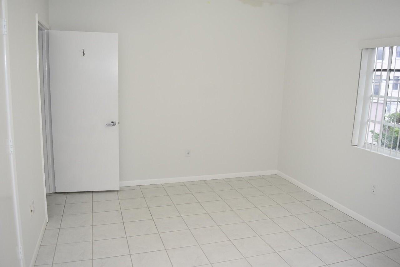2010 Taylor St #7B - Photo 3 of 18