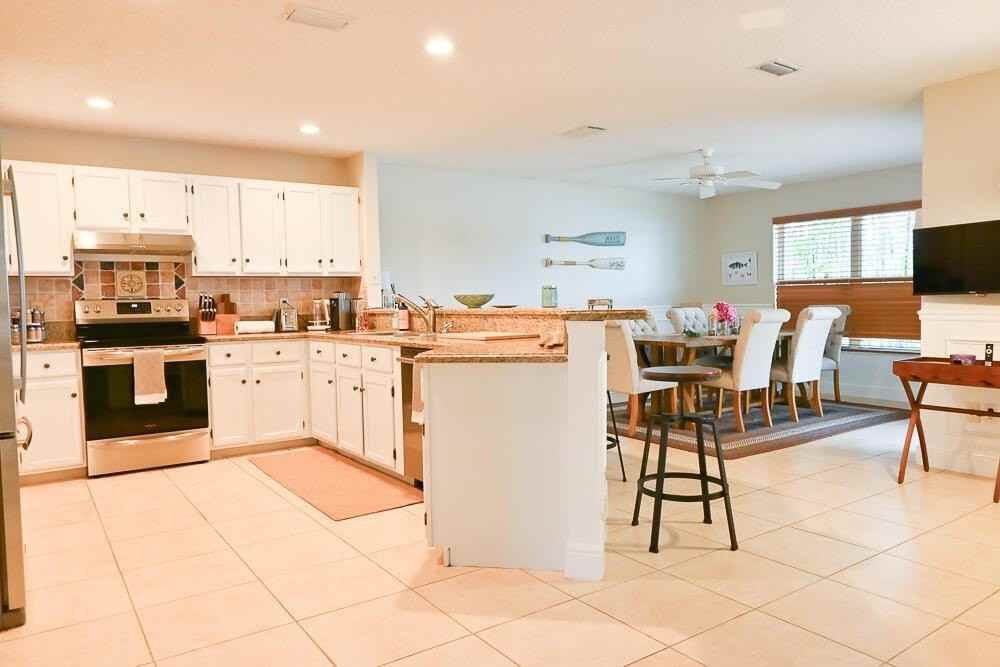 12828 Meadowbreeze Dr - Photo 5 of 41
