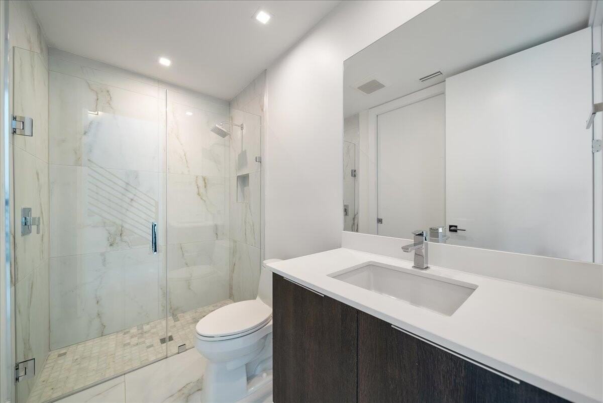 1052 N Victoria Park Rd - Photo 7 of 25