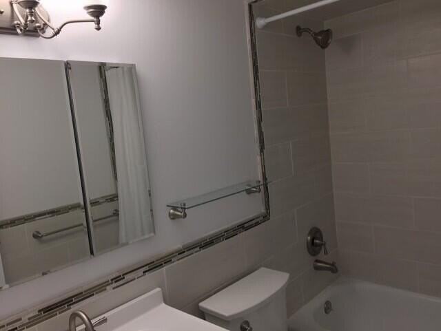 216 Berkshire K - Photo 4 of 11