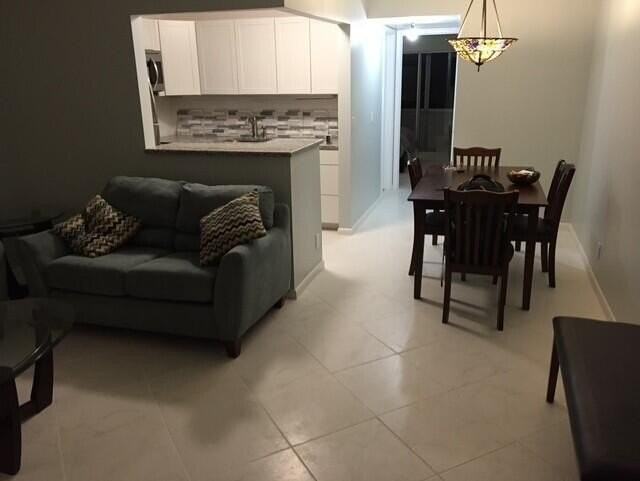 216 Berkshire K - Photo 6 of 11