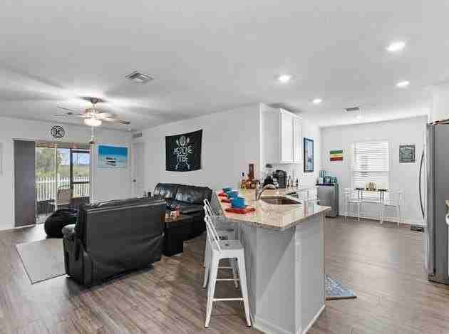 5318 Imagination Dr - Photo 4 of 9