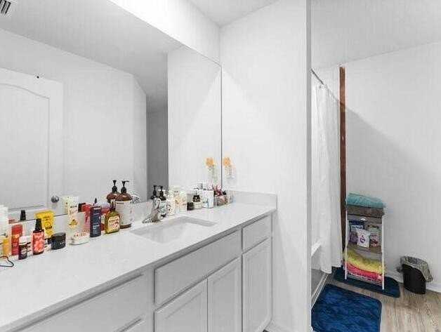 5318 Imagination Dr - Photo 5 of 9
