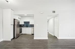3244 Nw 84th Ave - Photo 4 of 10