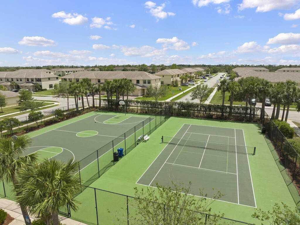 9945 E Villa Cir - Photo 6 of 33