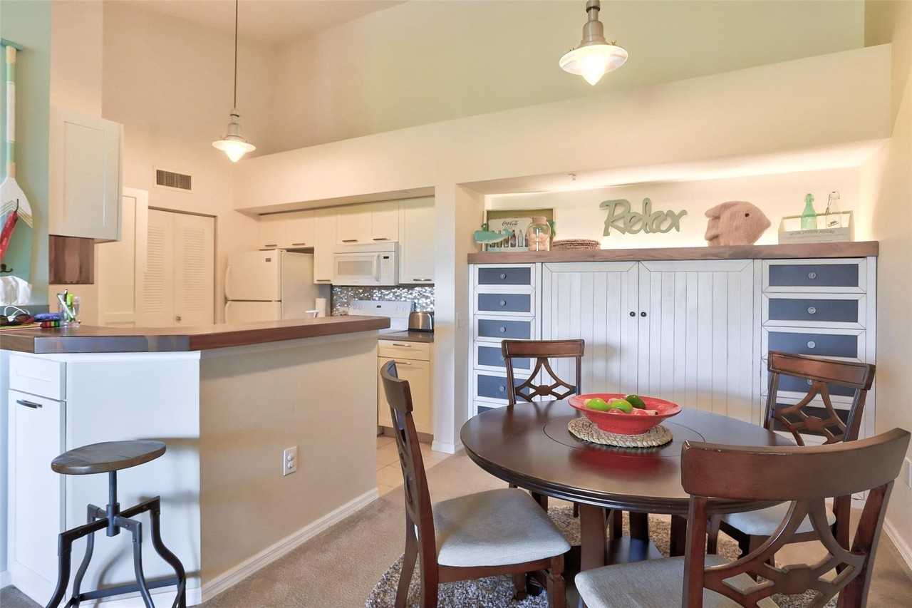 321 Villa Cir #321 - Photo 3 of 26