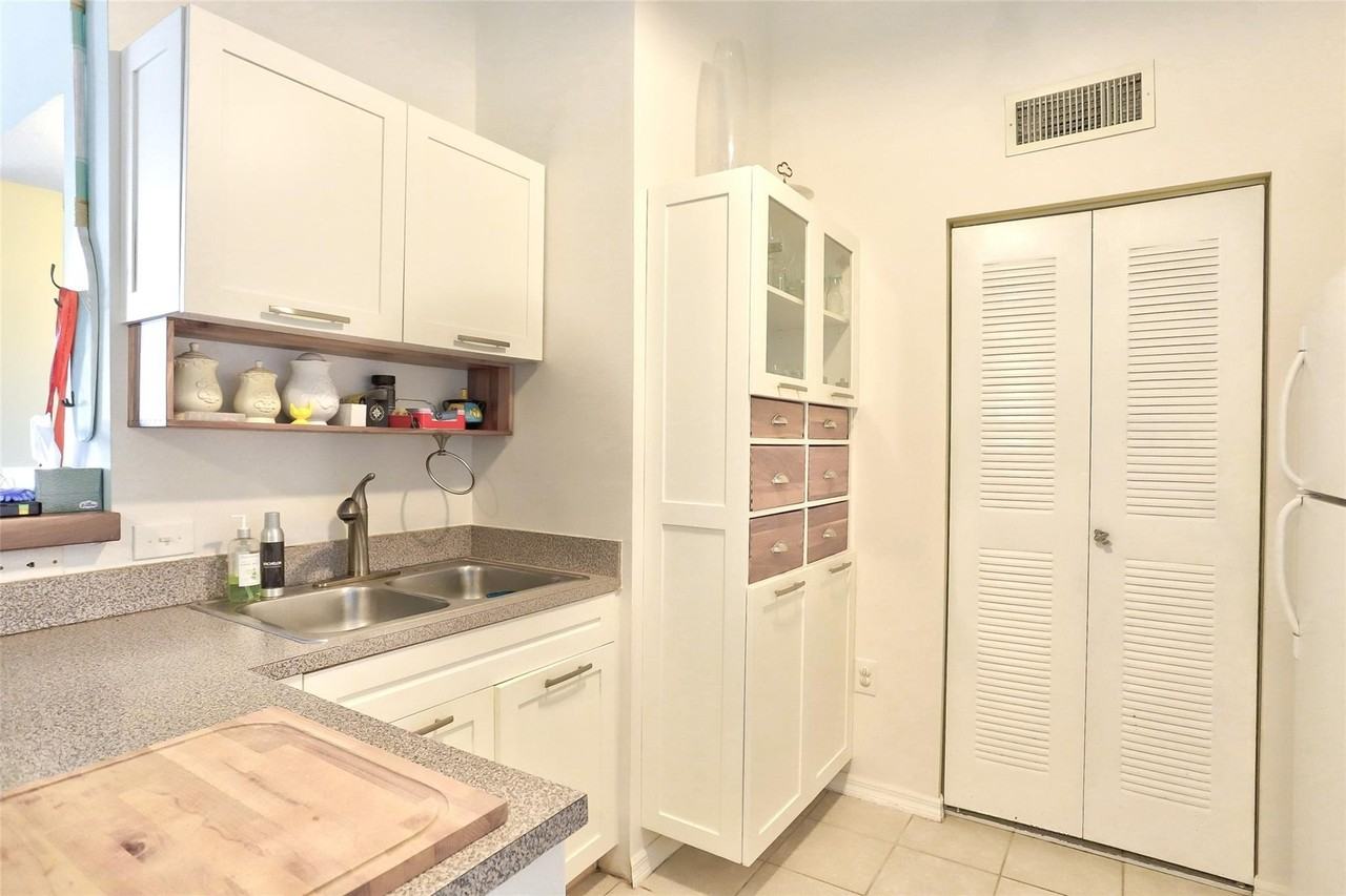 321 Villa Cir #321 - Photo 6 of 26