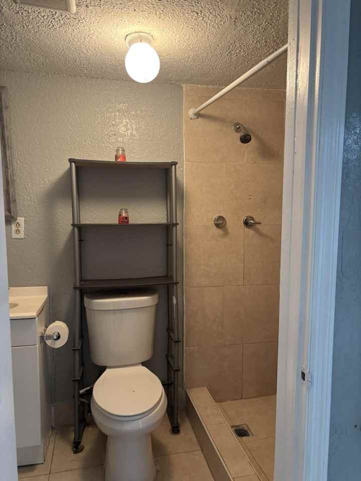 3716 Nw 213th St - Photo 7 of 10