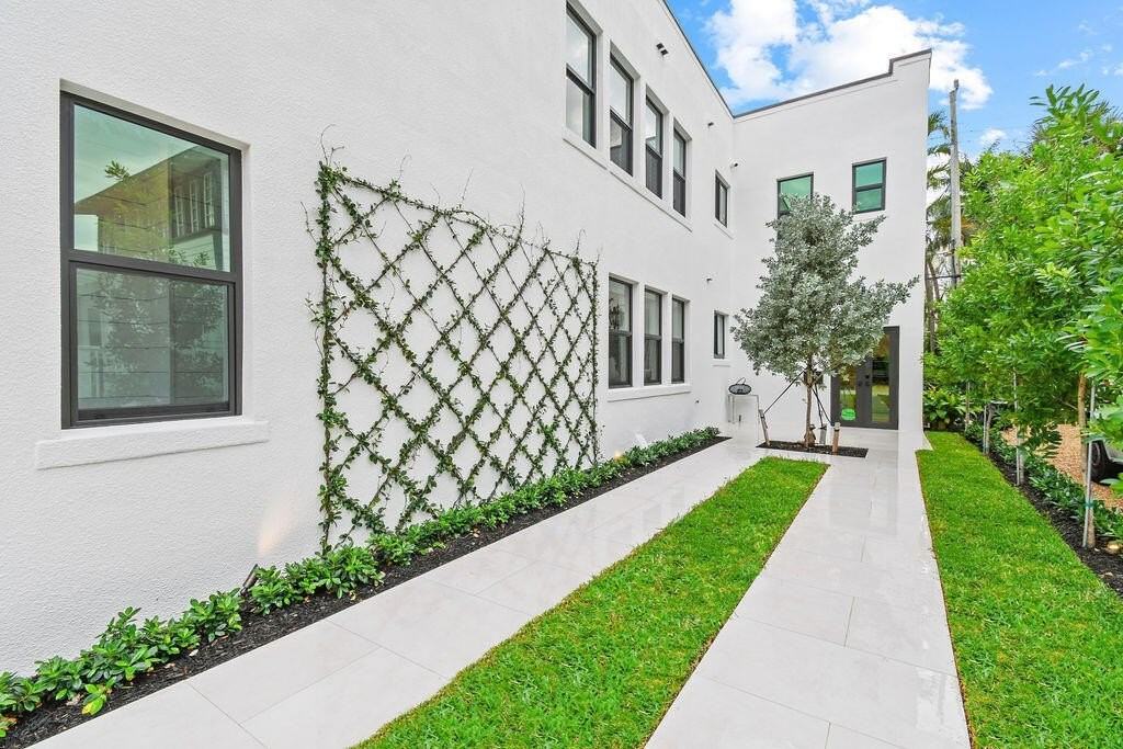 226 Oleander Ave #3 - Photo 3 of 18