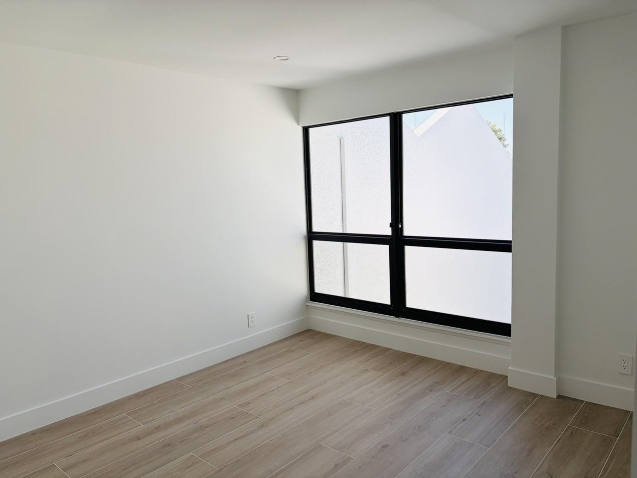 2404 Bridgewood Dr - Photo 5 of 10