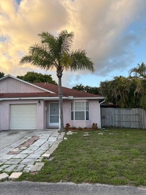 5724 Boynton Cres - Photo 2 of 10