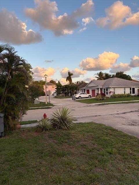 5724 Boynton Cres - Photo 3 of 10