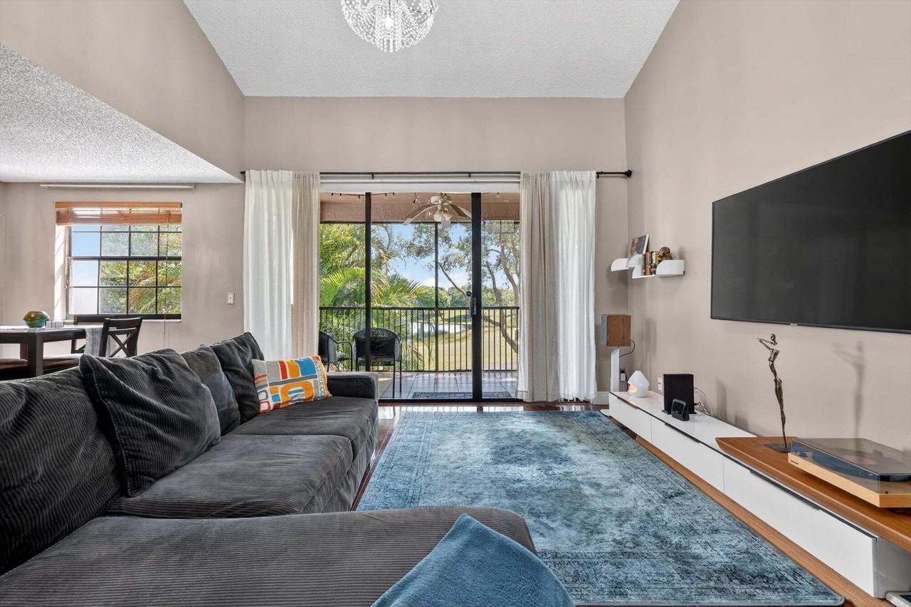 301 Sw 158th Ter #204 - Photo 7 of 50