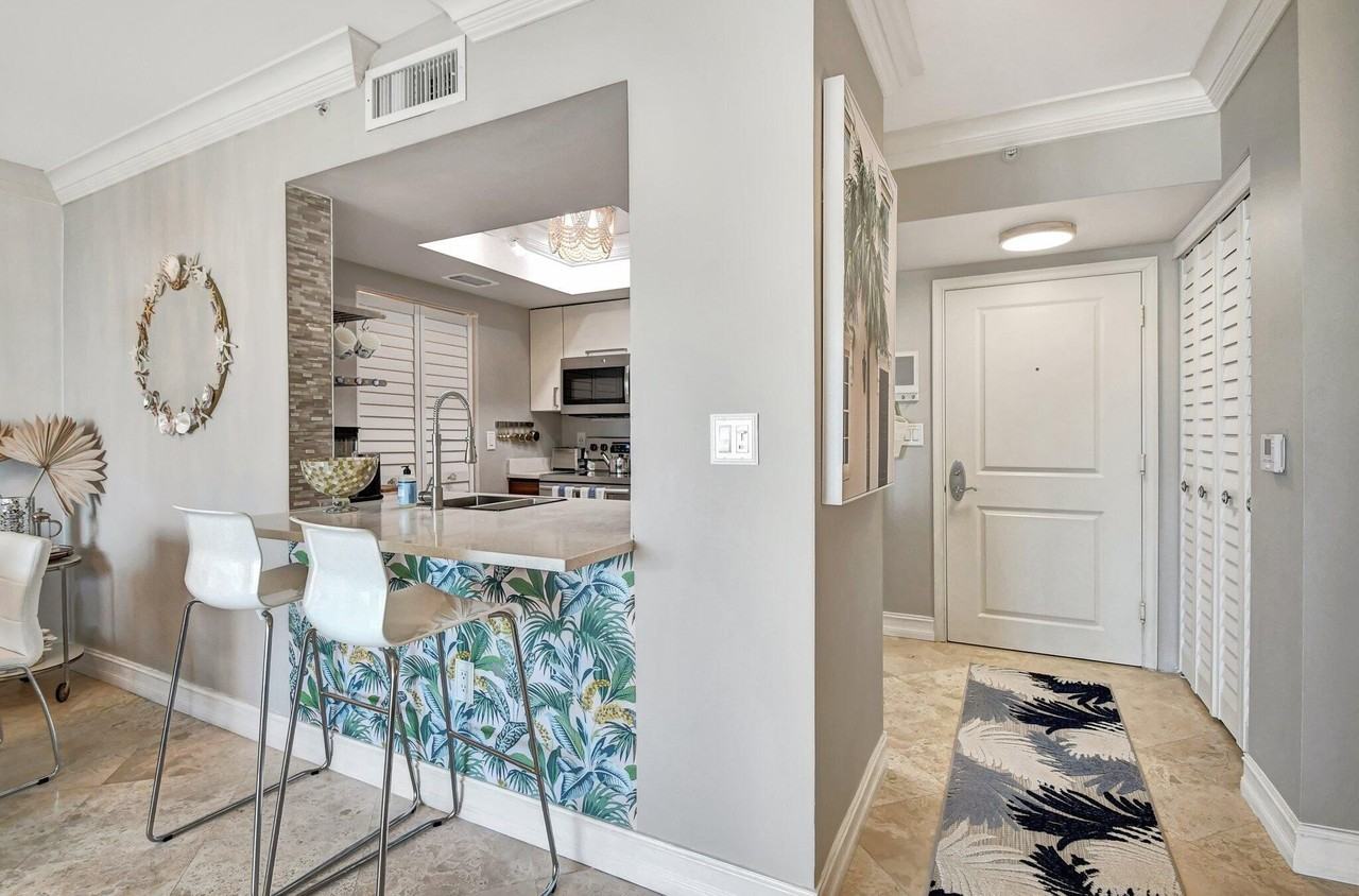 99 Se Mizner Blvd #823 - Photo 4 of 48