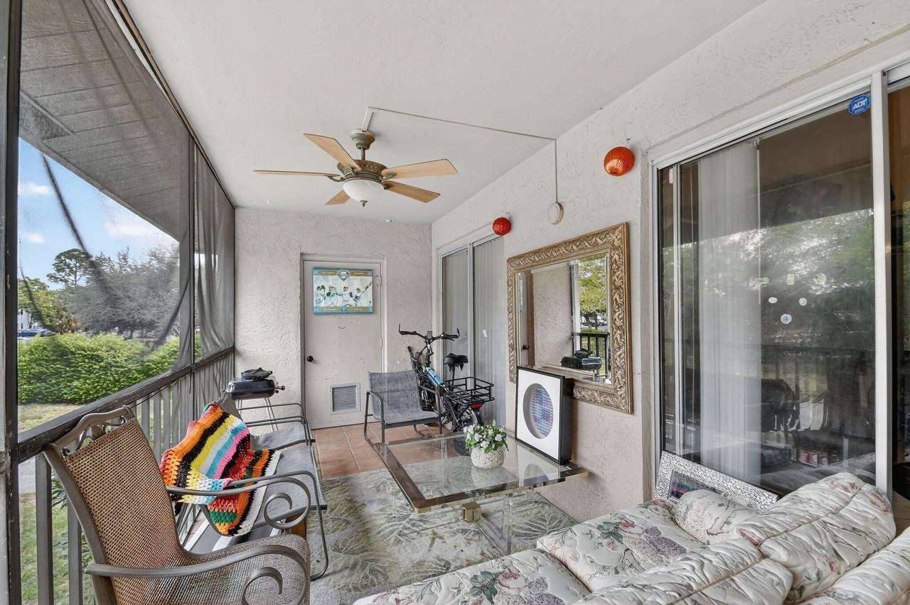 4191 S 57th Ave #G - Photo 5 of 22