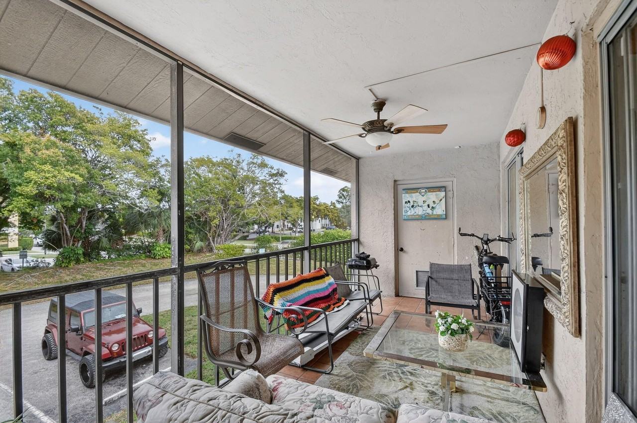 4191 S 57th Ave #G - Photo 6 of 22