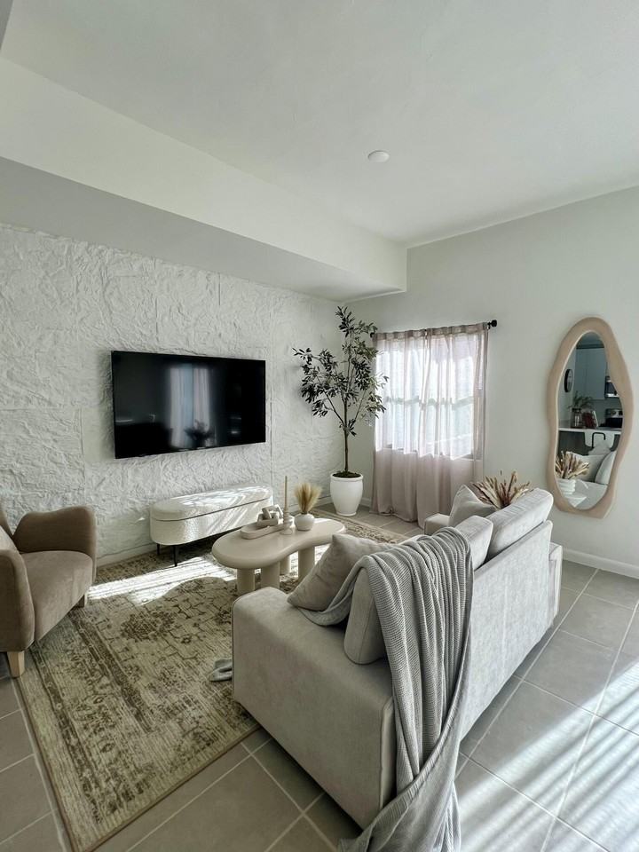 2526 Pierce St #4 - Photo 4 of 11