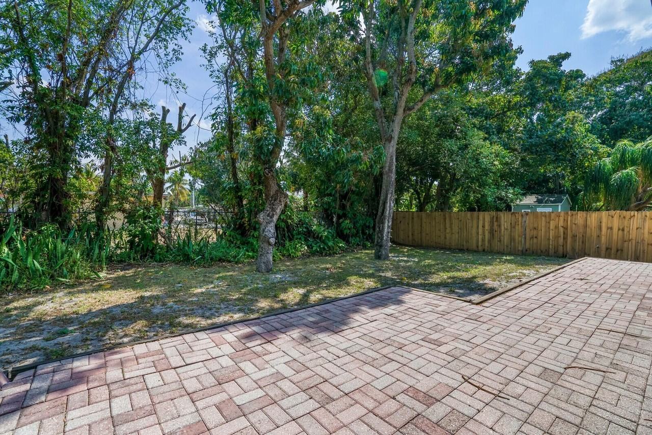 3800 Calvin Ave - Photo 7 of 28