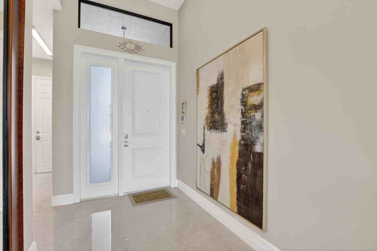 17358 Santaluce Mnr - Photo 5 of 50