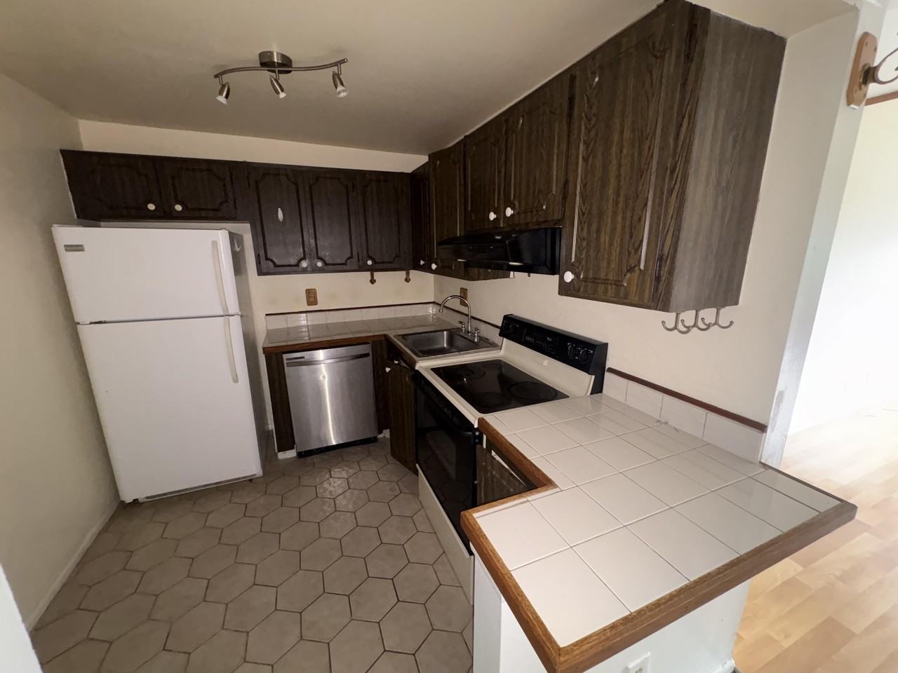 460 Nw 20th St #1100 - Photo 6 of 27