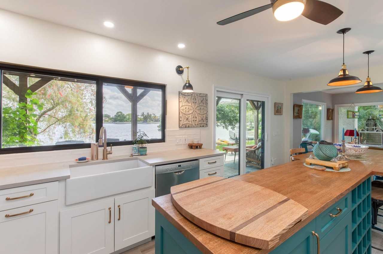 1734 Harborside Cir - Photo 6 of 31
