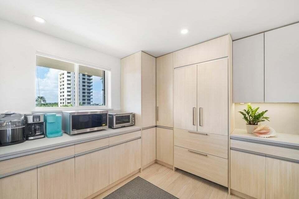 350 Beach Rd #305 - Photo 5 of 29