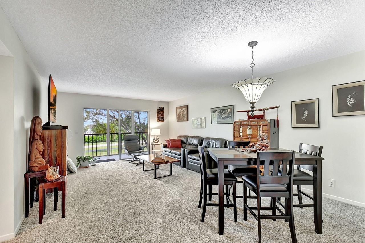 7185 Huntington Ln #301 - Photo 3 of 22