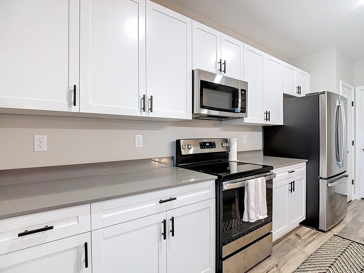 1504 Hummingbird Rd - Photo 5 of 50