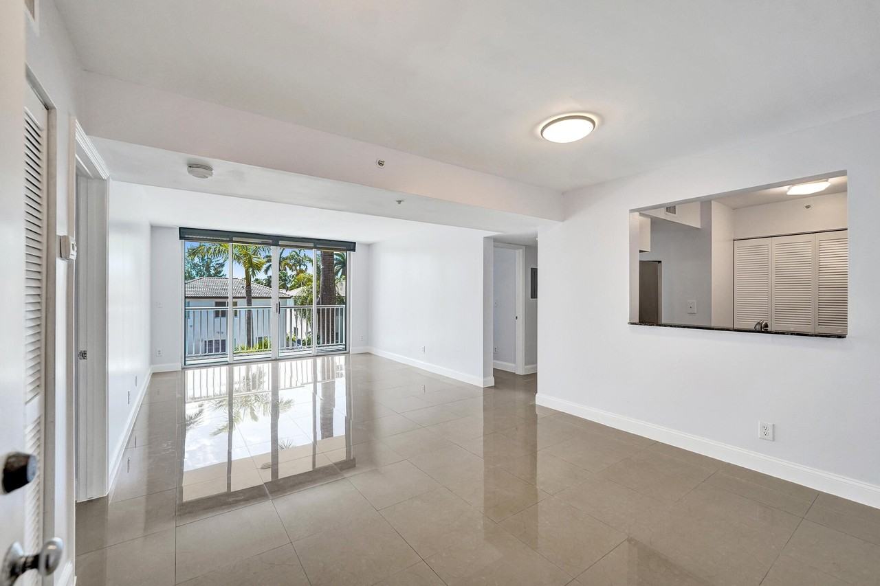 1450 Se 3rd Ave #305 - Photo 6 of 31