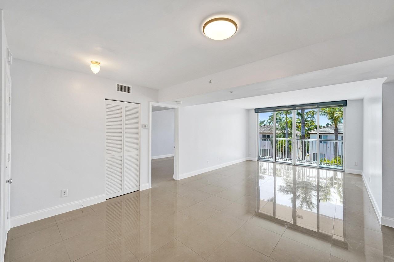 1450 Se 3rd Ave #305 - Photo 7 of 31