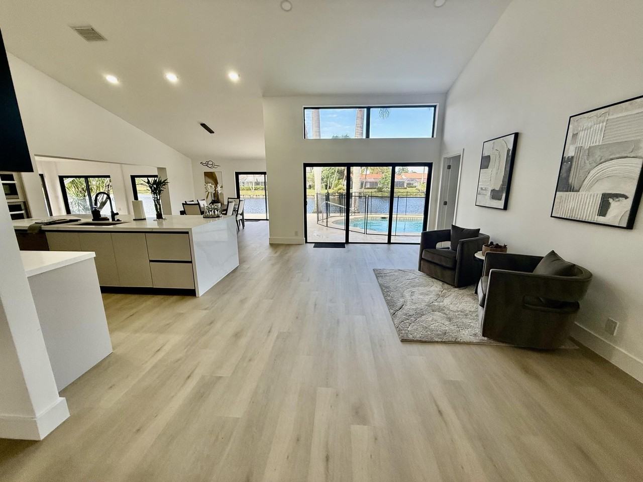 2281 Seaford Dr - Photo 2 of 15