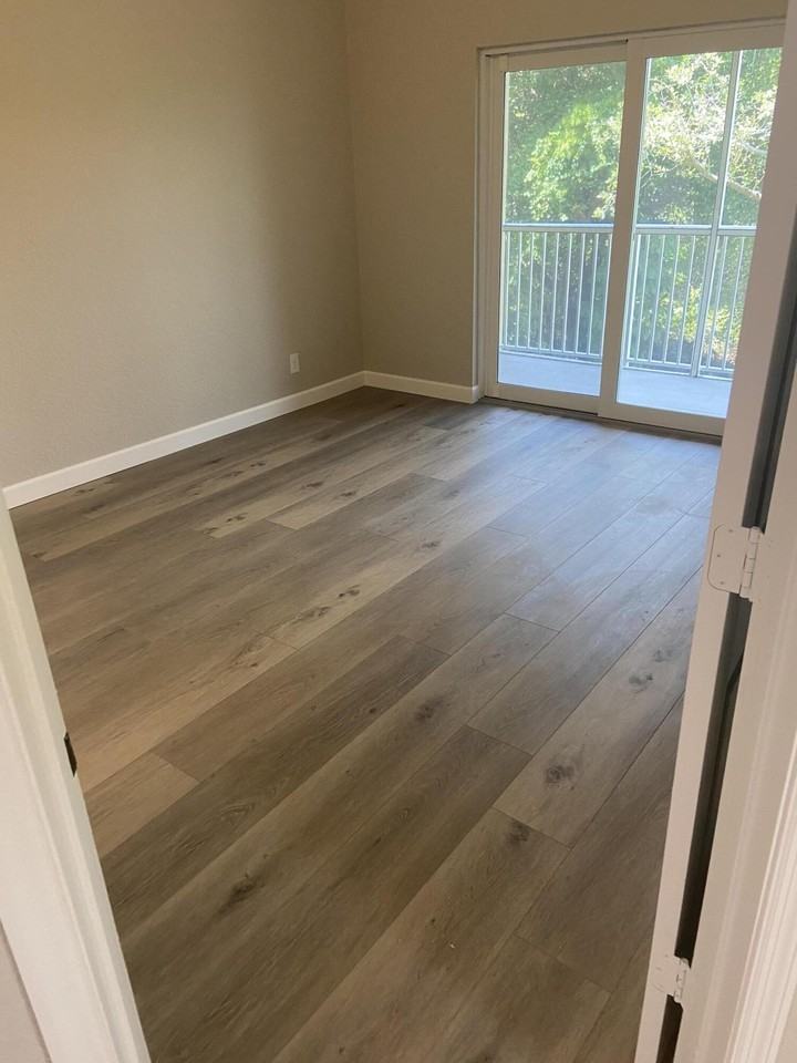 152 Village Blvd #H - Photo 7 of 32