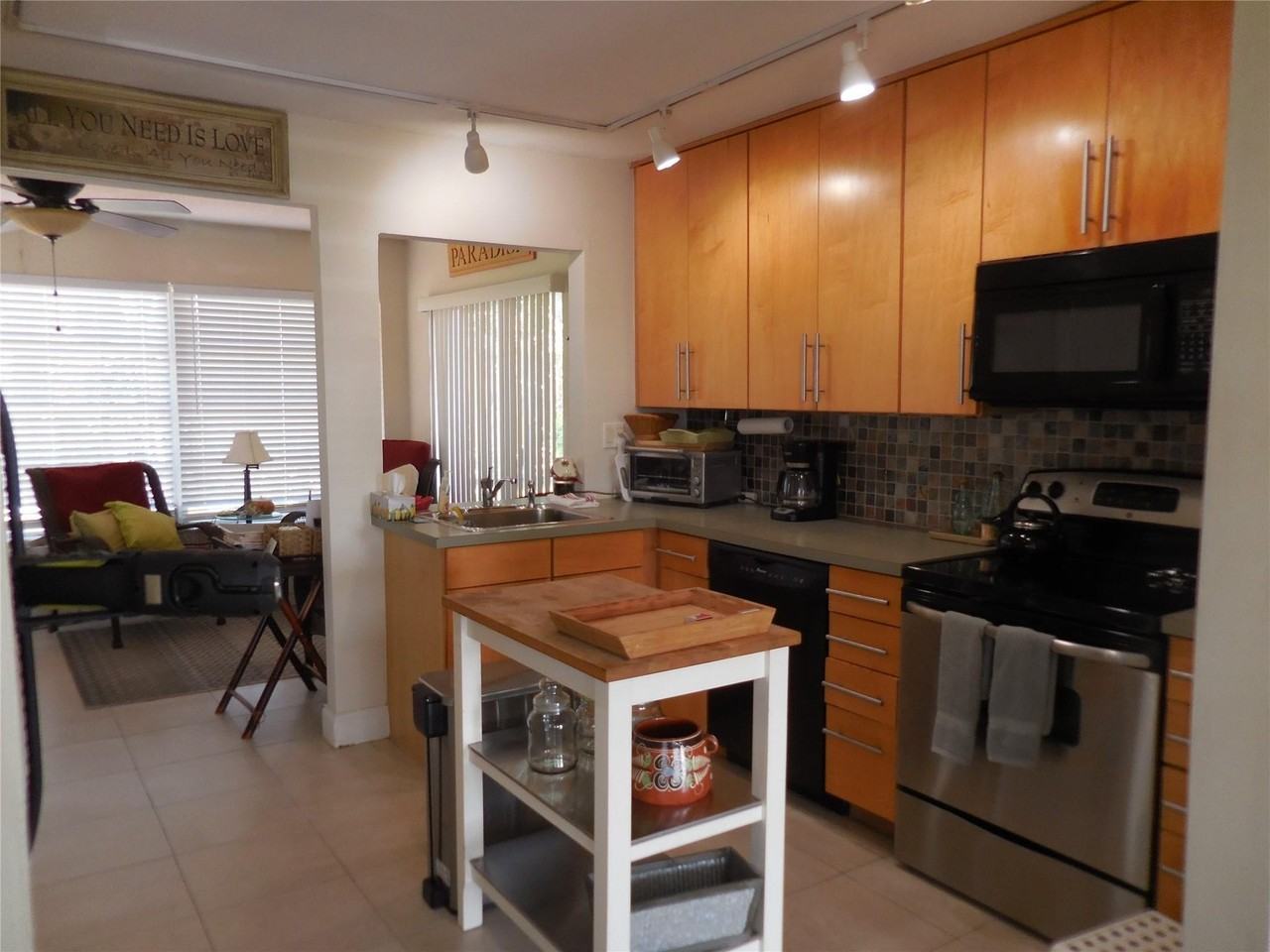 3050 Nw 1st Ave - Photo 3 of 23
