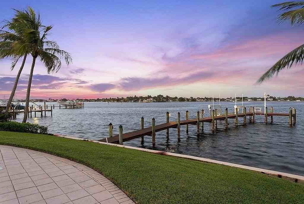 19022 Loxahatchee River Rd - Photo 7 of 50