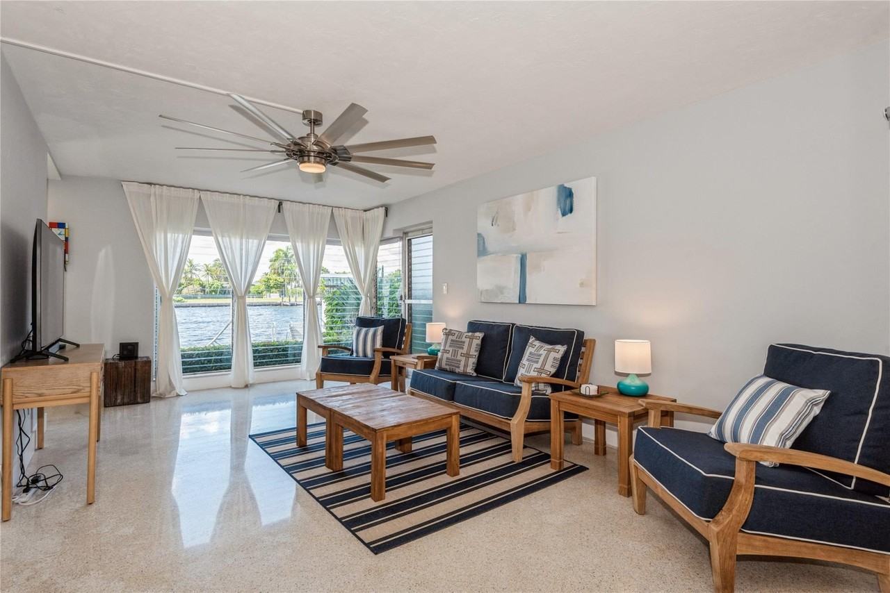 561 Bayshore Dr #6 - Photo 2 of 12