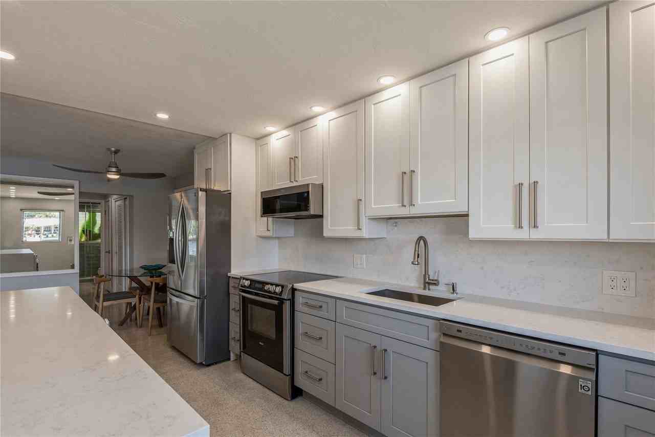 561 Bayshore Dr #6 - Photo 6 of 12