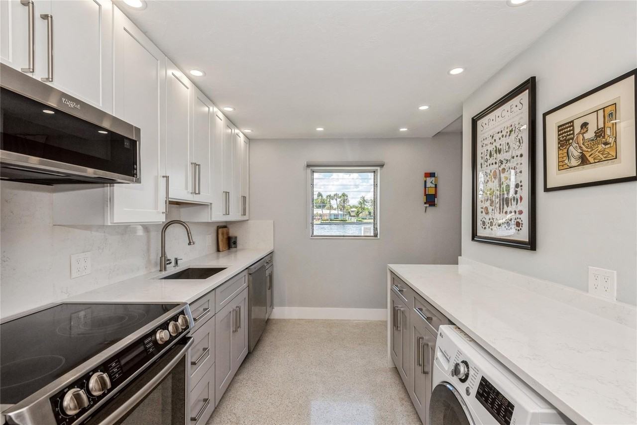 561 Bayshore Dr #6 - Photo 7 of 12