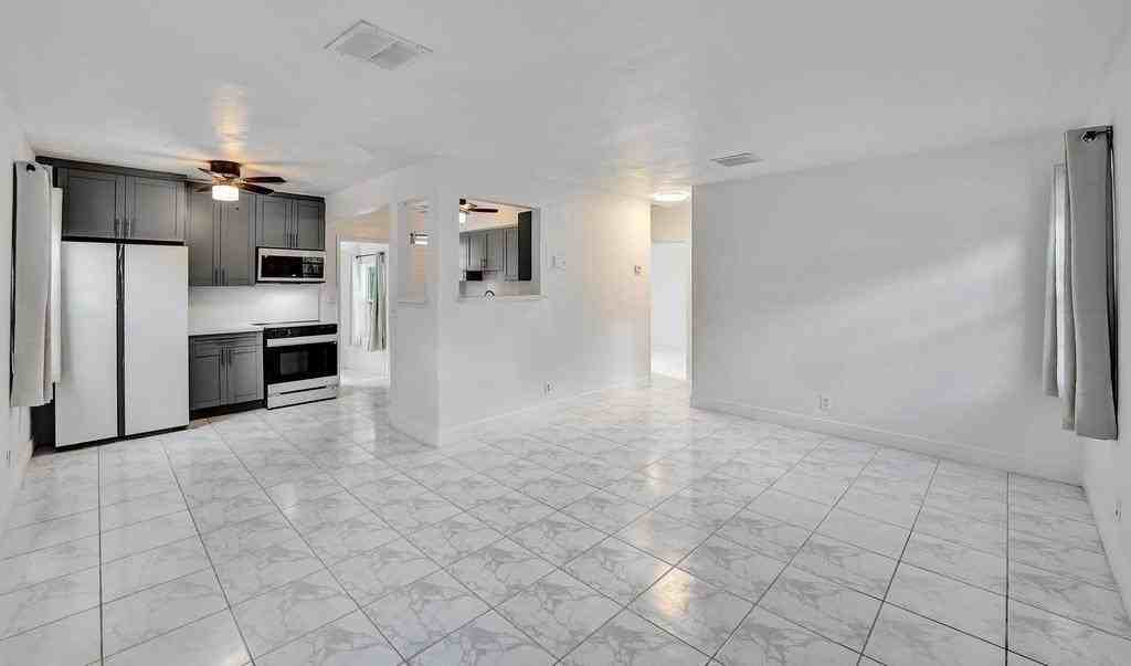 1836 Sw 9th Ave - Photo 4 of 50