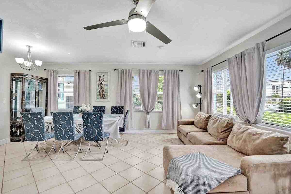 326 Walnut St - Photo 5 of 18