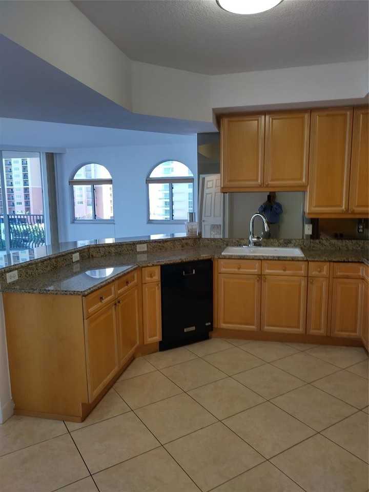 100 S Birch Rd #1005D - Photo 5 of 36