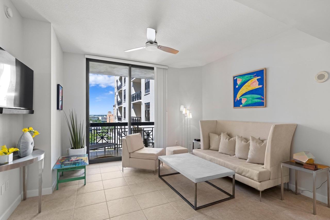 801 S Olive Ave #1417 - Photo 4 of 25