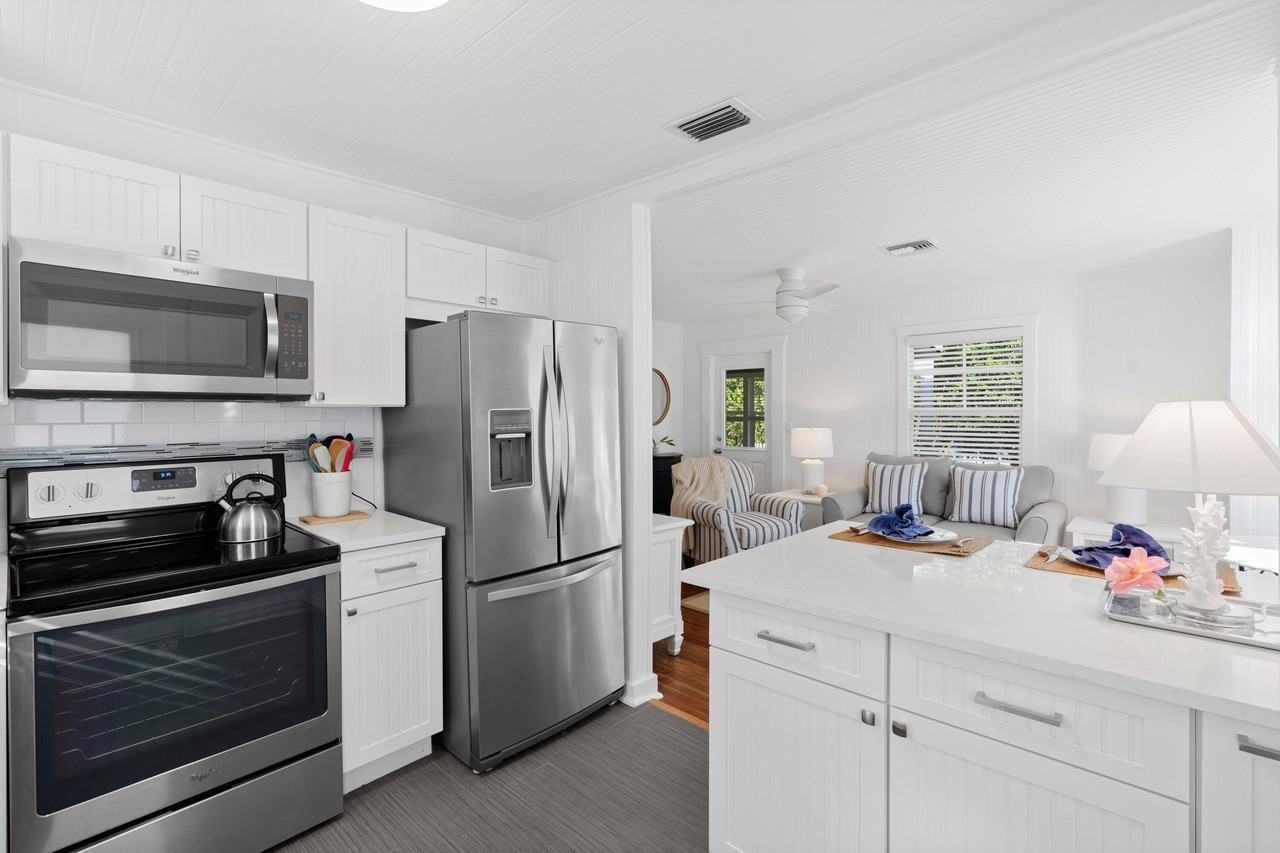 118 Se 7th Ave - Photo 4 of 17