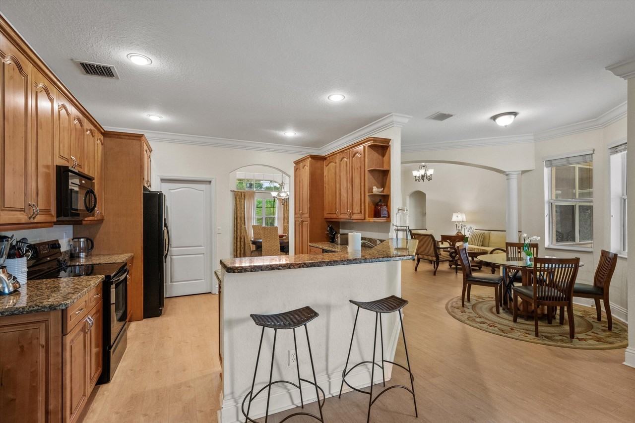 2981 Dovedale Ct - Photo 5 of 40